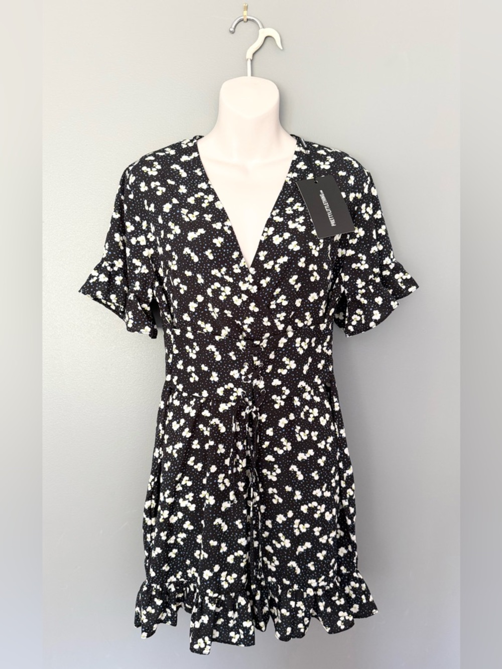 PrettyLittleThing Black w/blue polka dot Floral Ruffle Sleeve lightweight Dress - Picture 2 of 16